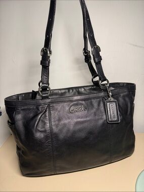 Coach Gallery East West Black Leather Tote Bag